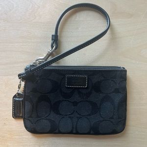 Coach - Corner Zip Wristlet, Black